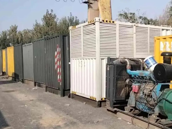 五台200KW柴油发电机机组每小时油耗是多少?